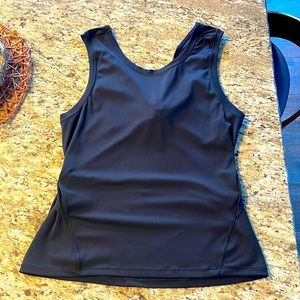 lululemon Nulu Back-Twist Yoga Tabk